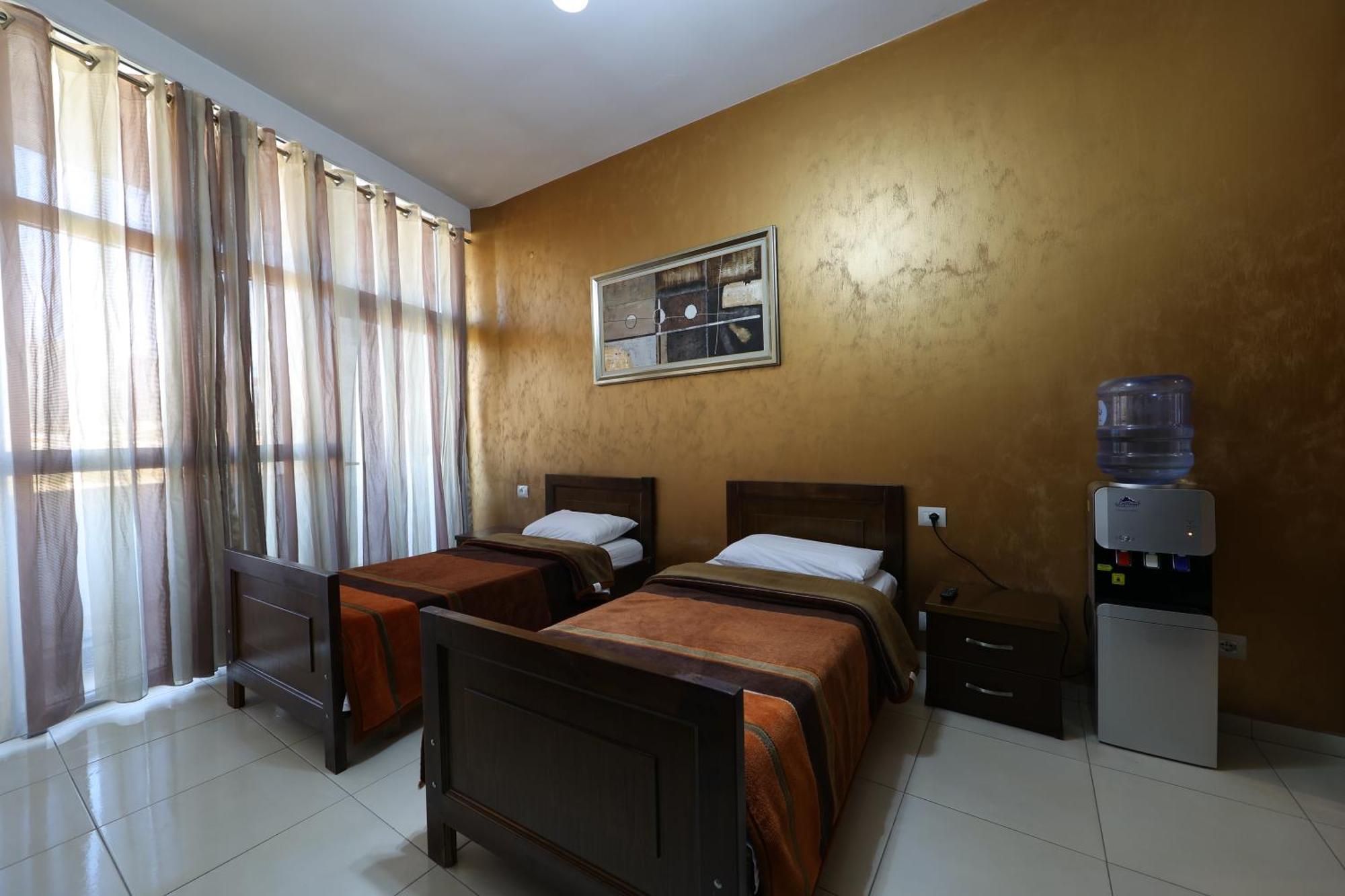 Hotel Gjuta 4*