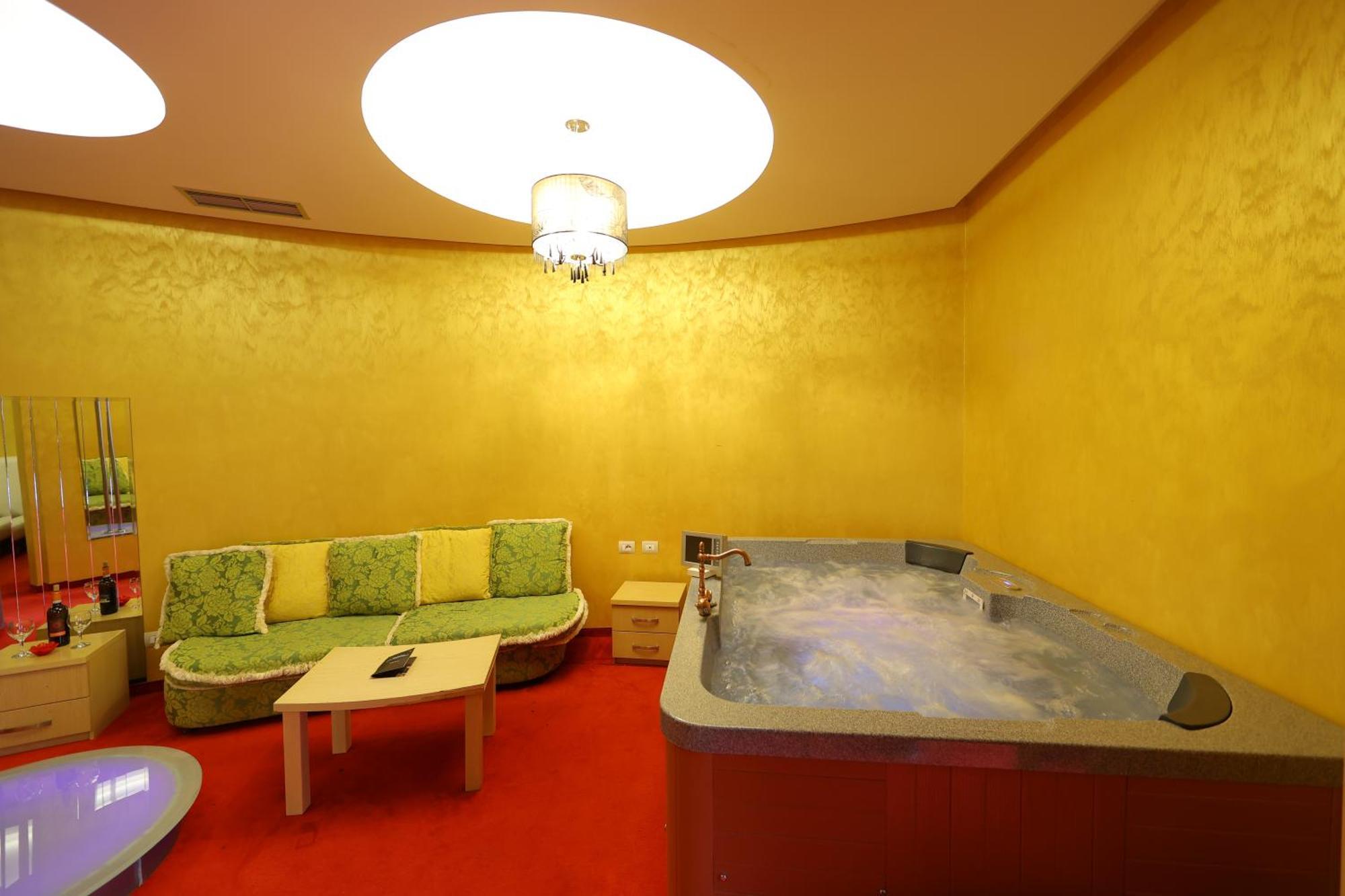 Gjuta Hotel Tirana