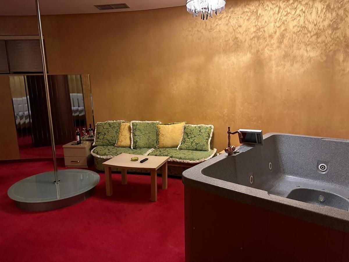Hotel Gjuta Tirana