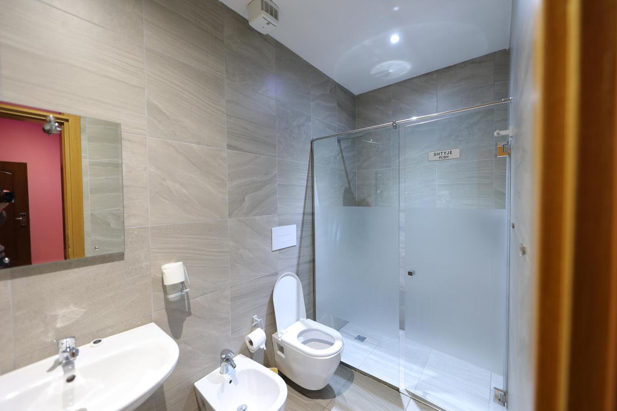 Gjuta 4* Tirana