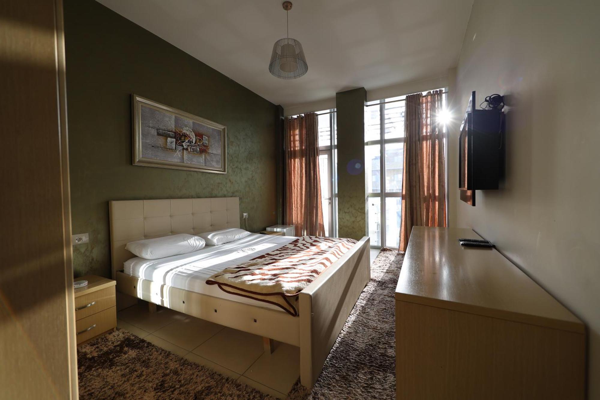 Hotel Gjuta Tirana