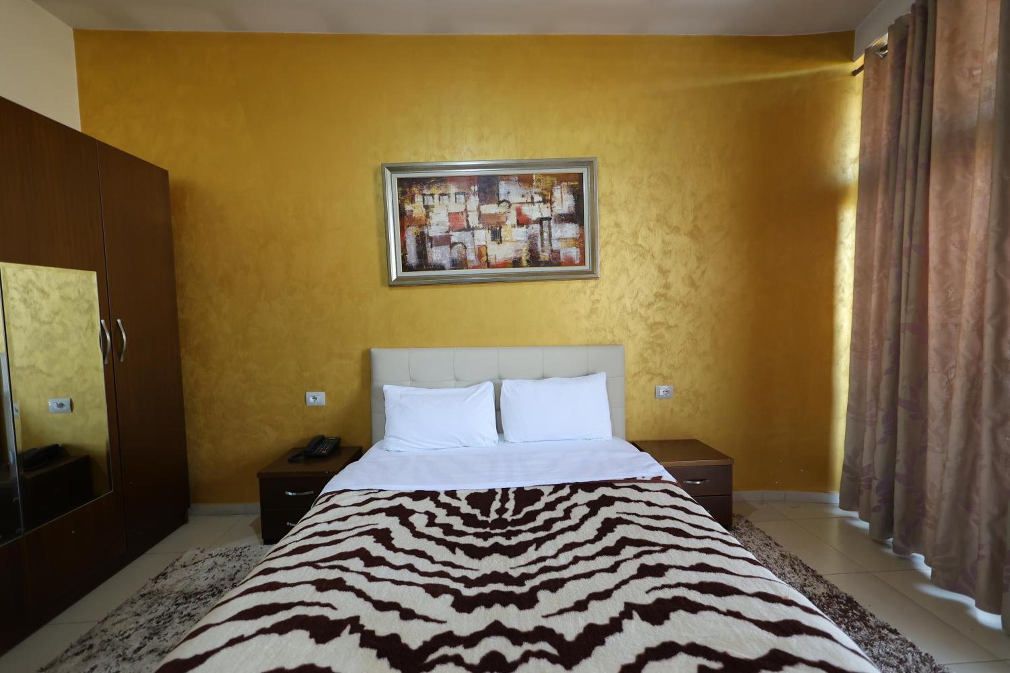 Gjuta Hotel