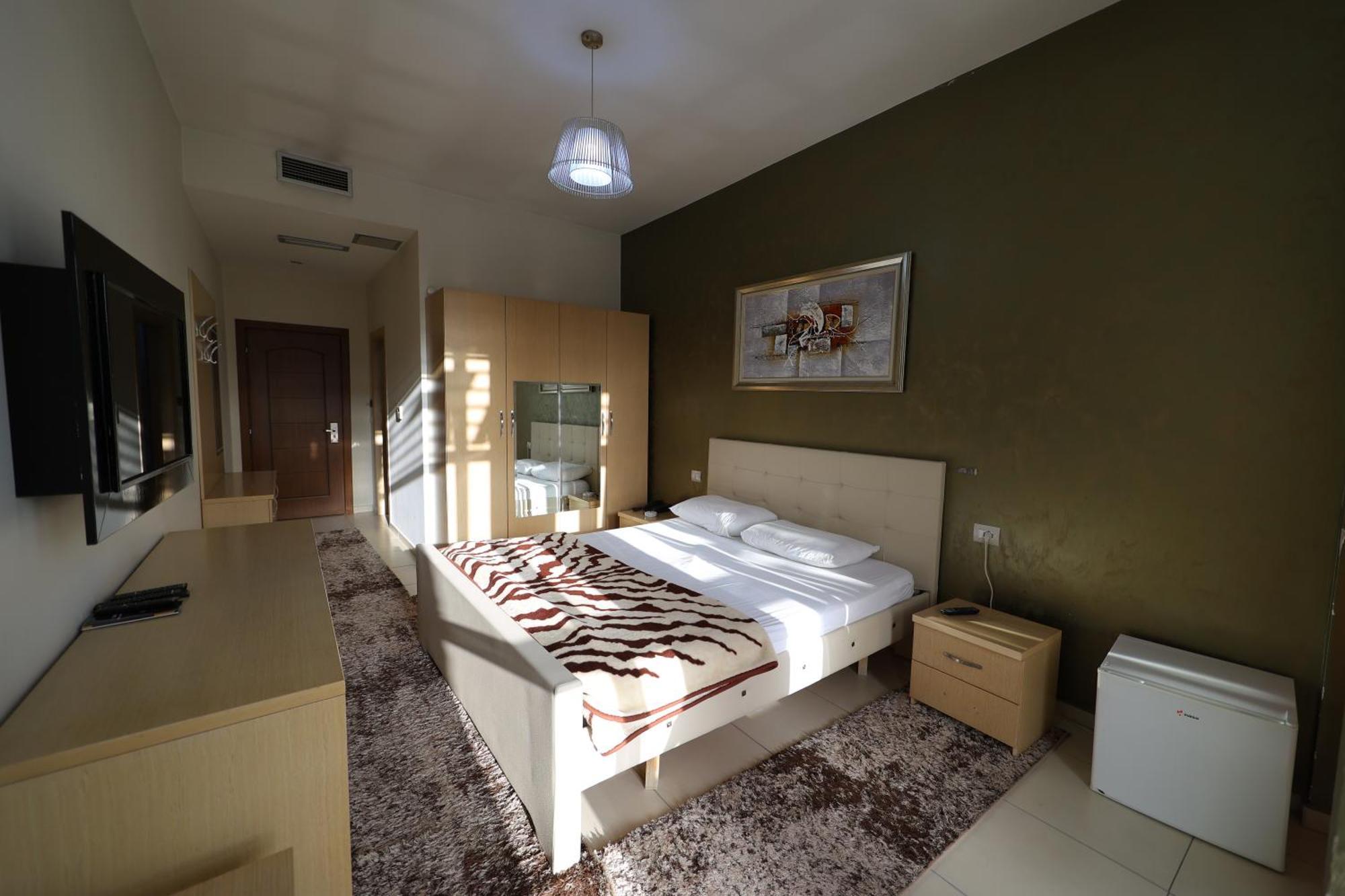 Gjuta Hotel 4*